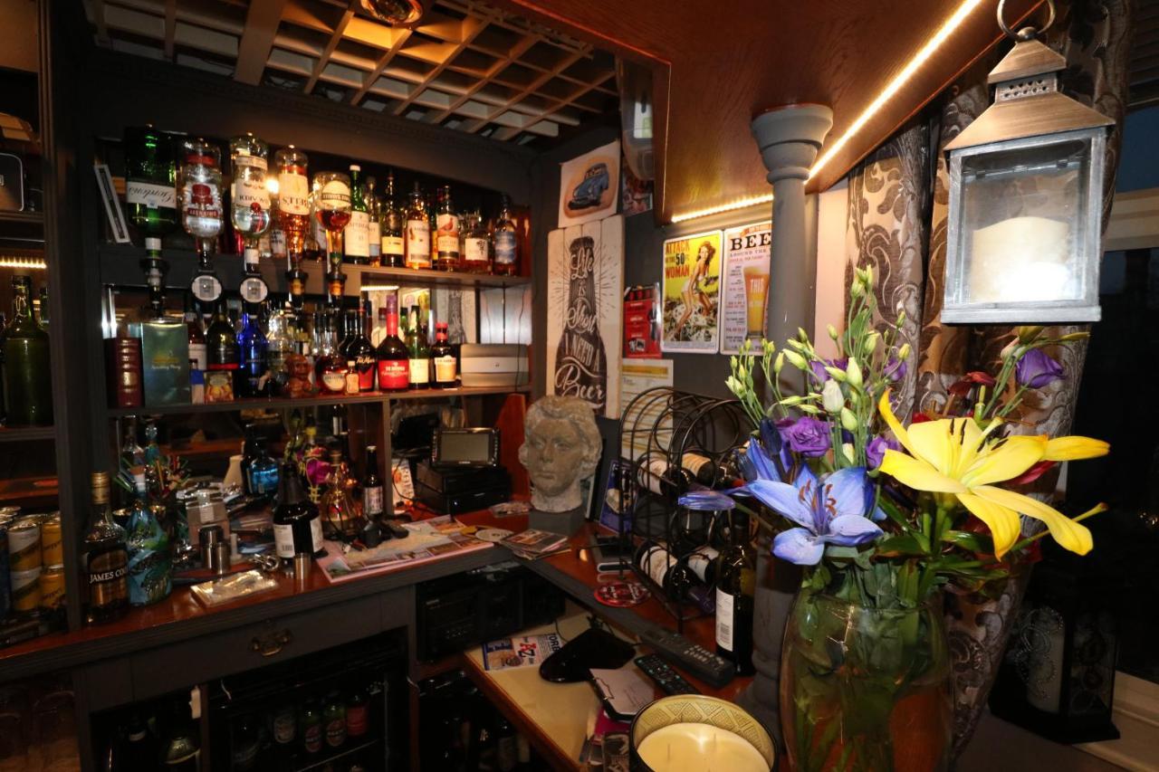 The Hillcroft - Boutique, Unique Hotel Торки Екстериор снимка